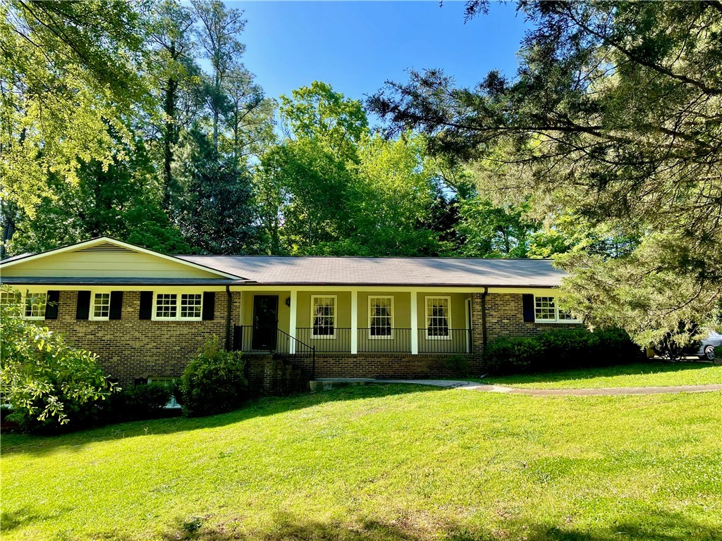 112 E Brookwood Drive