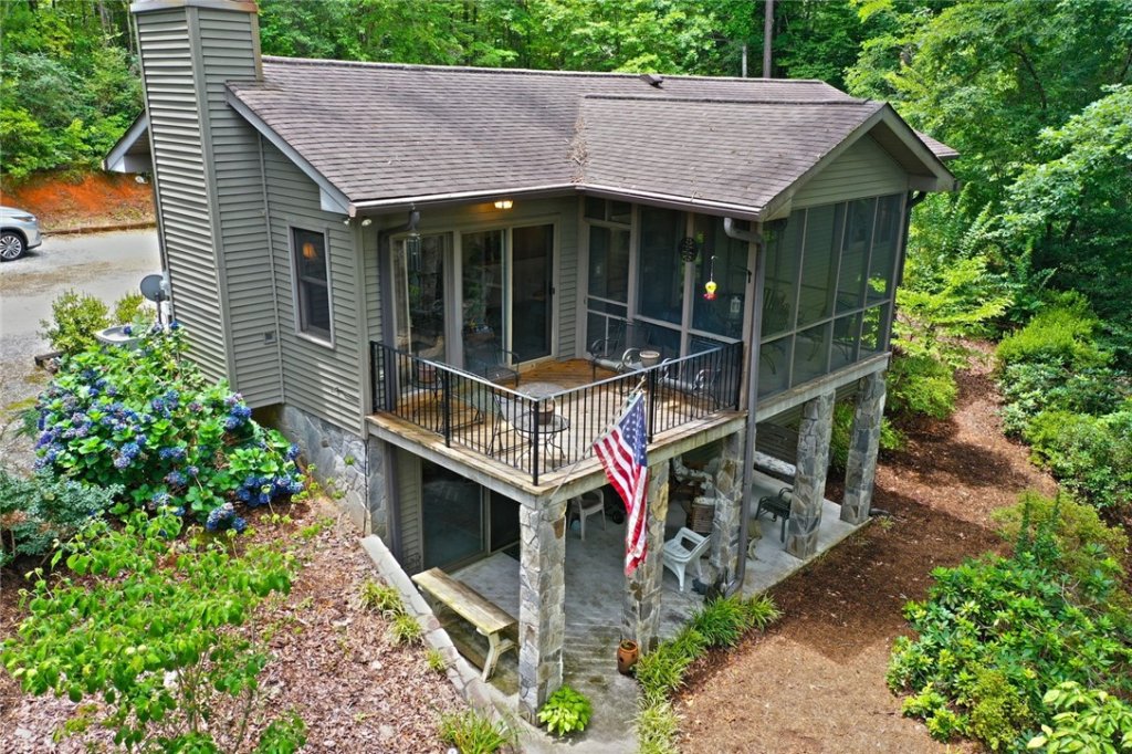 305 N Coves Drive