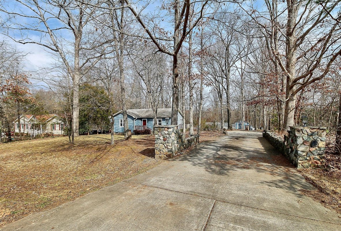 3915 Majestic Lane