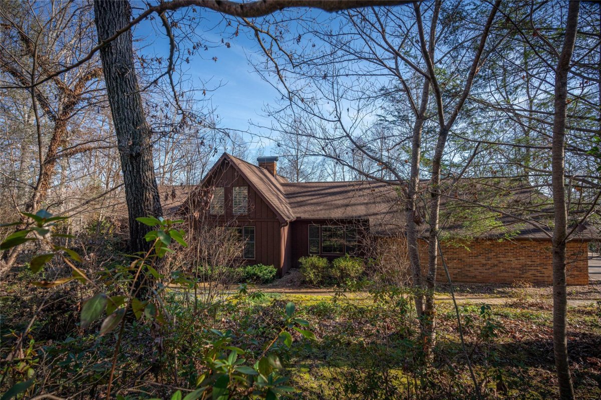 180 Woodbriar Lane