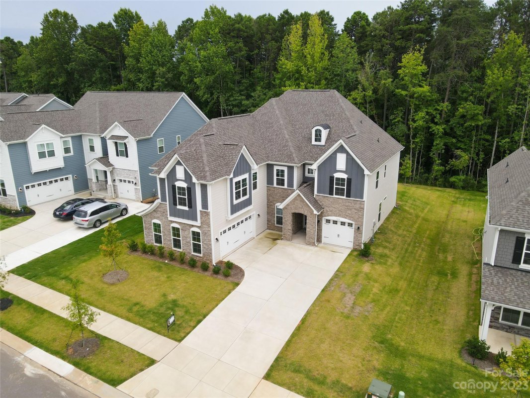 7210 Glenroe Drive
