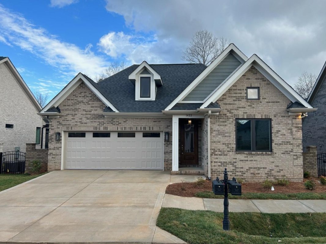 1422 Spring Ridge Lane