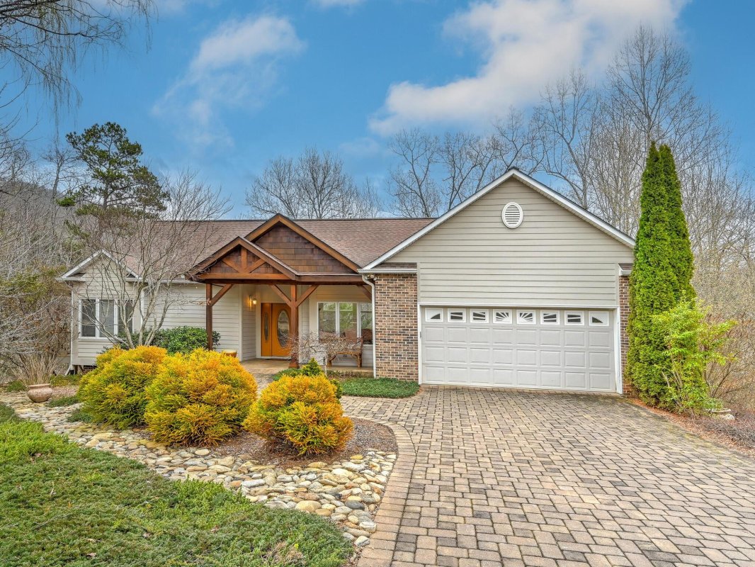 7 Ridgemont Drive