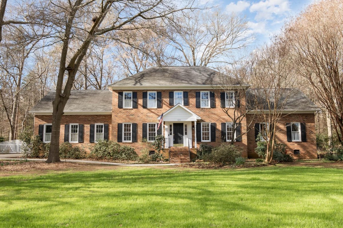 1231 Bennington Drive
