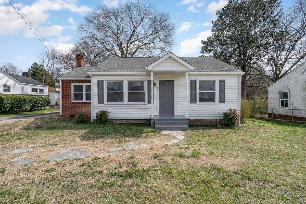 1104 Linwood Road
