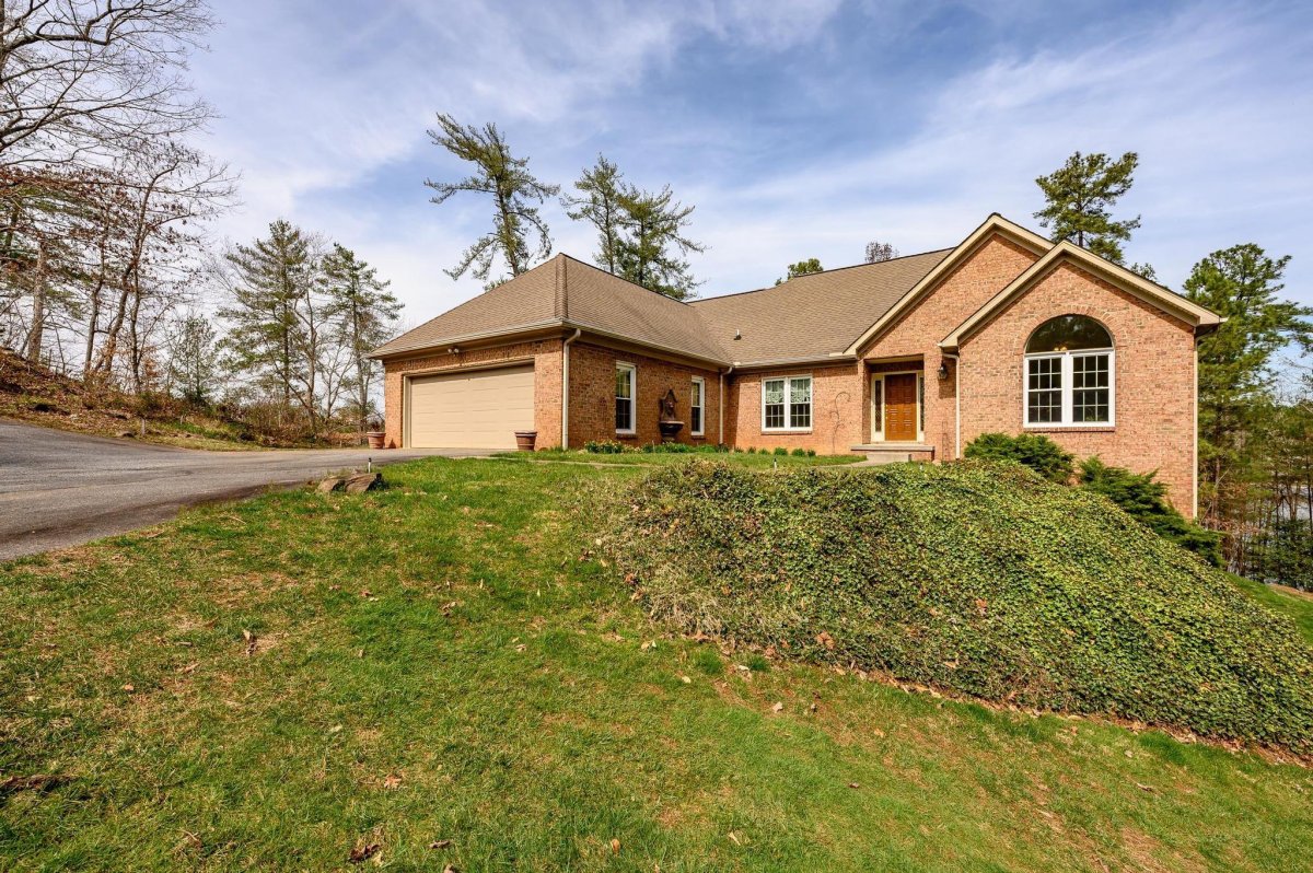 6104 Monaco Court