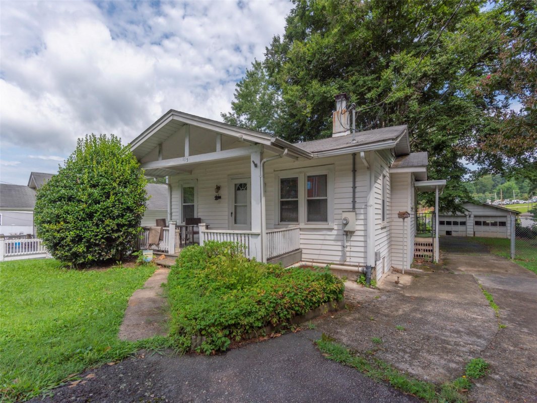 115 Mimosa Drive