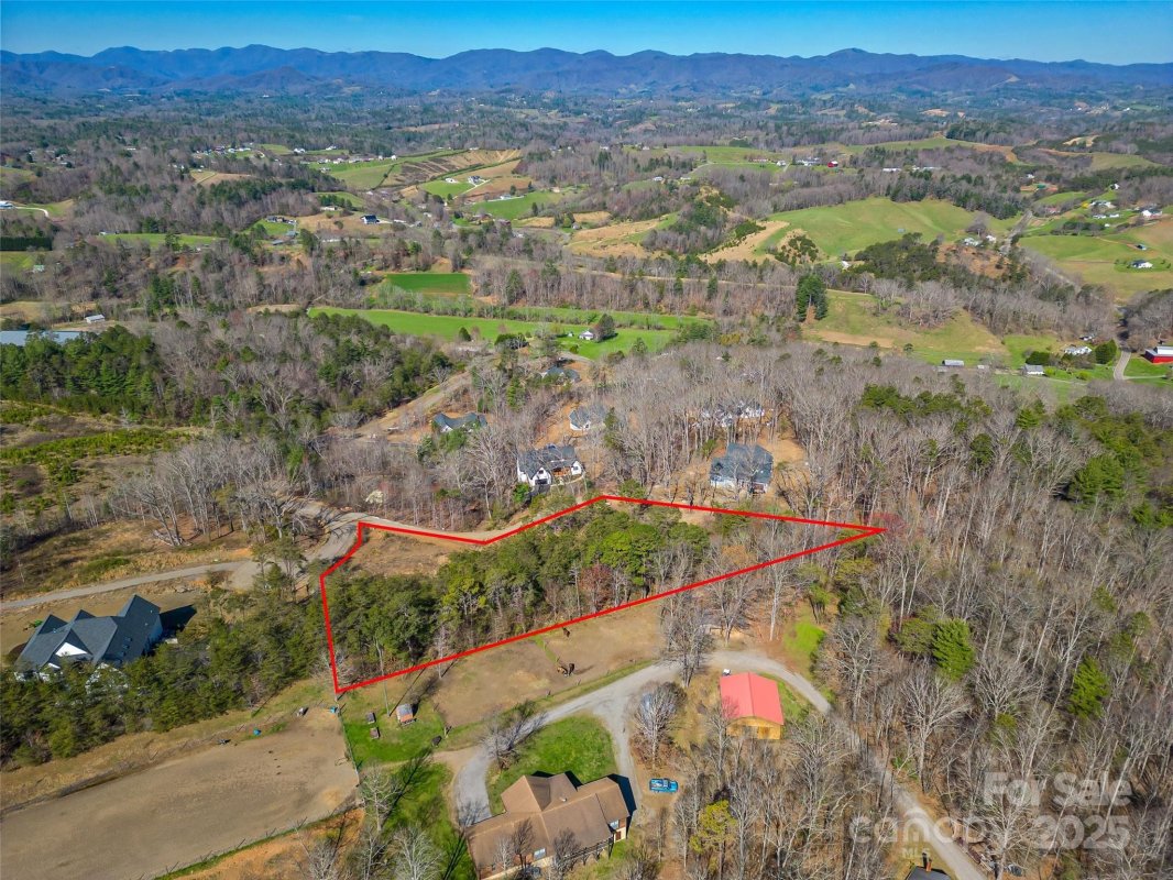 138 Saddle Ridge Drive 12