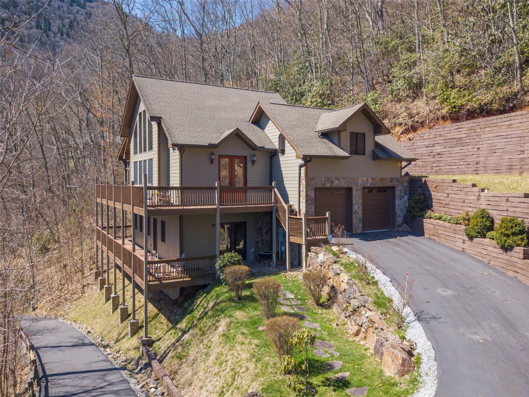 1752 Winding Creek Drive