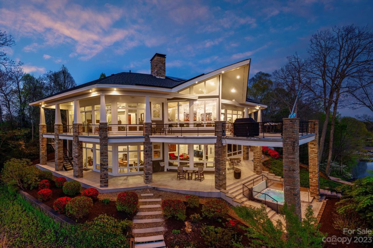 101 Island Ridge Drive
