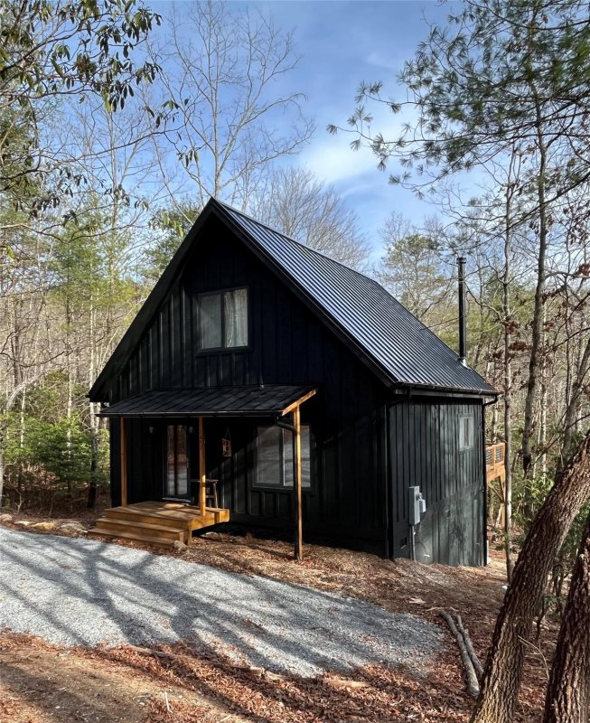 1252 Cardinal Road