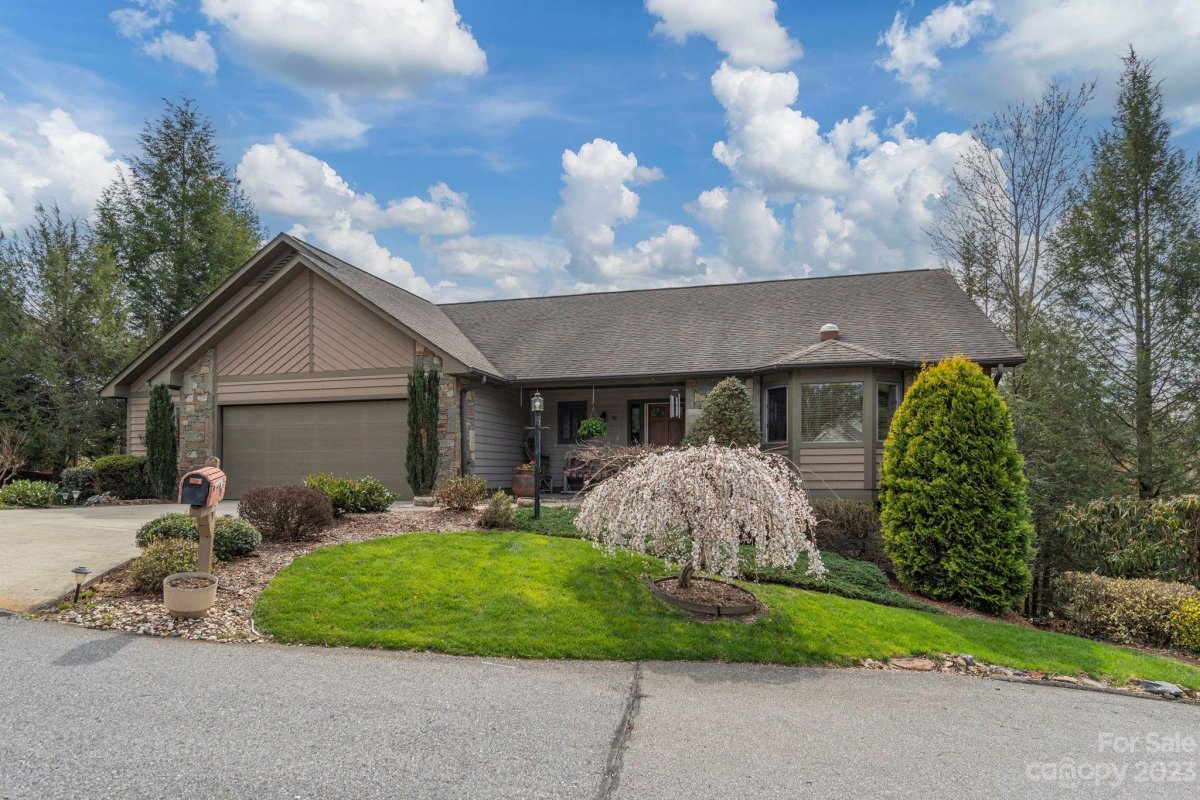 48 Hillcreek Drive