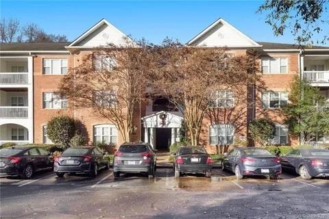 5601 Fairview Road 26