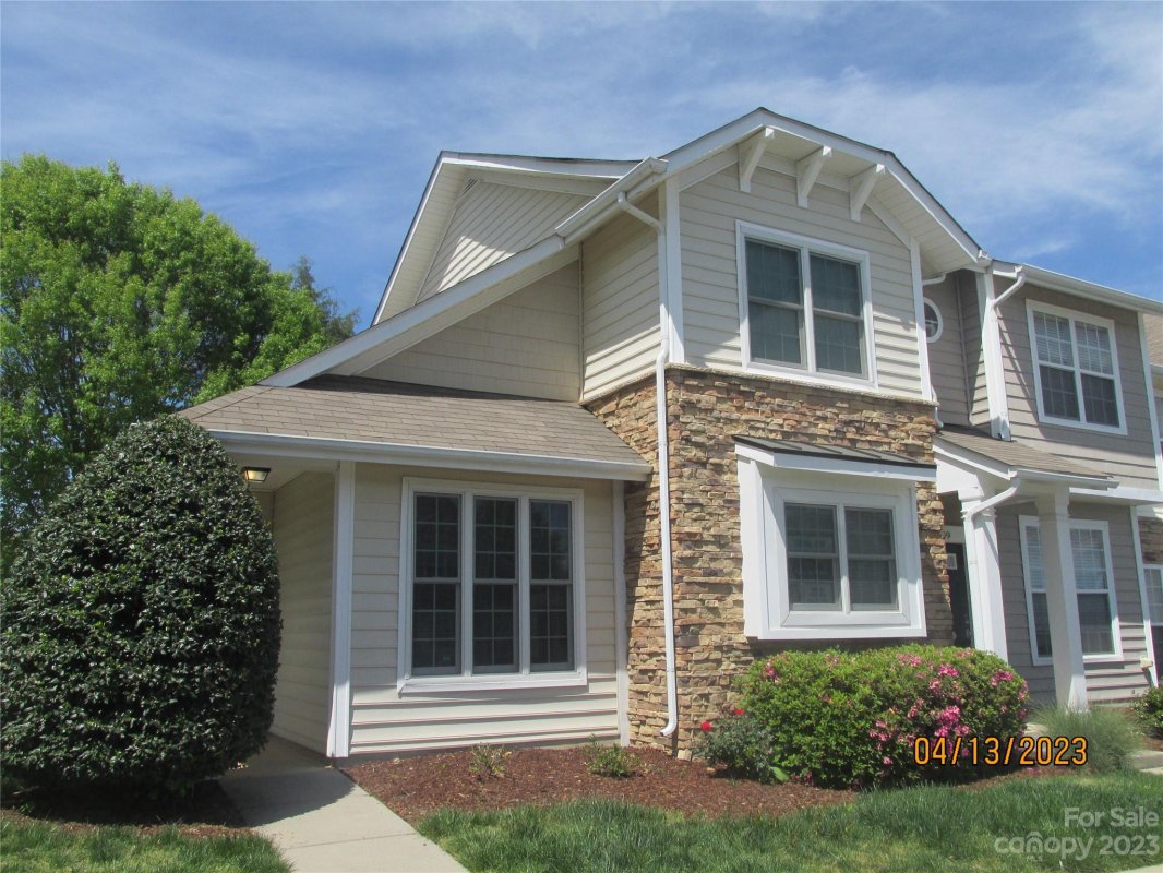 207 Dawn Mist Lane