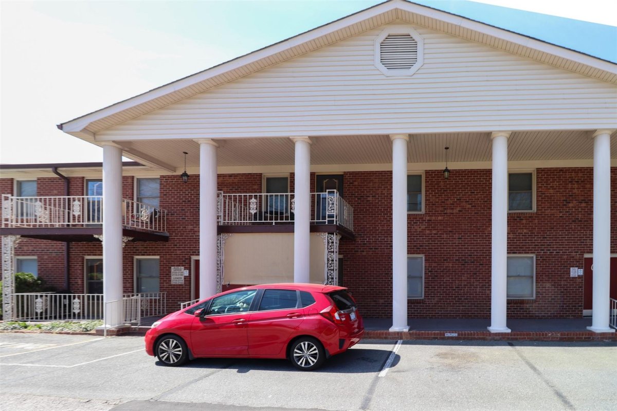 2116 Main Street