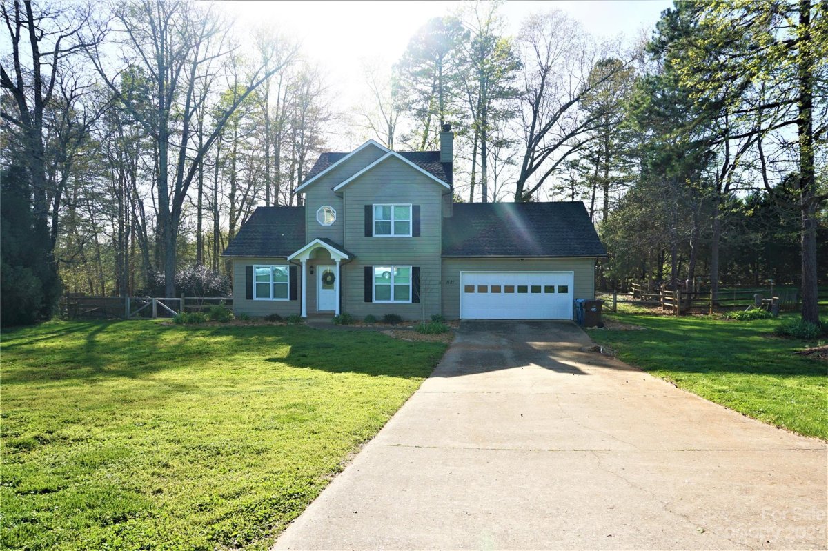1121 Mulberry Lane