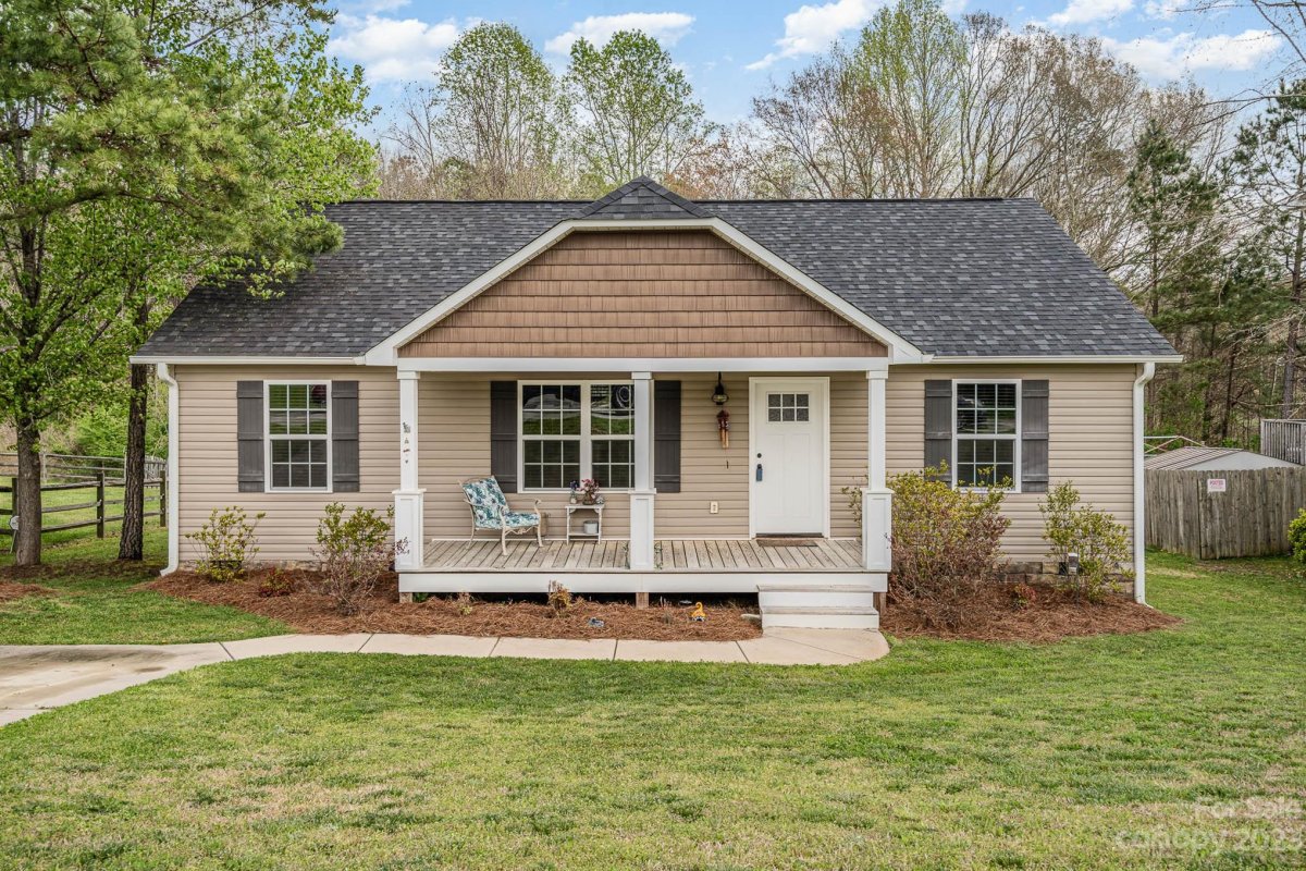628 Red Hawk Way