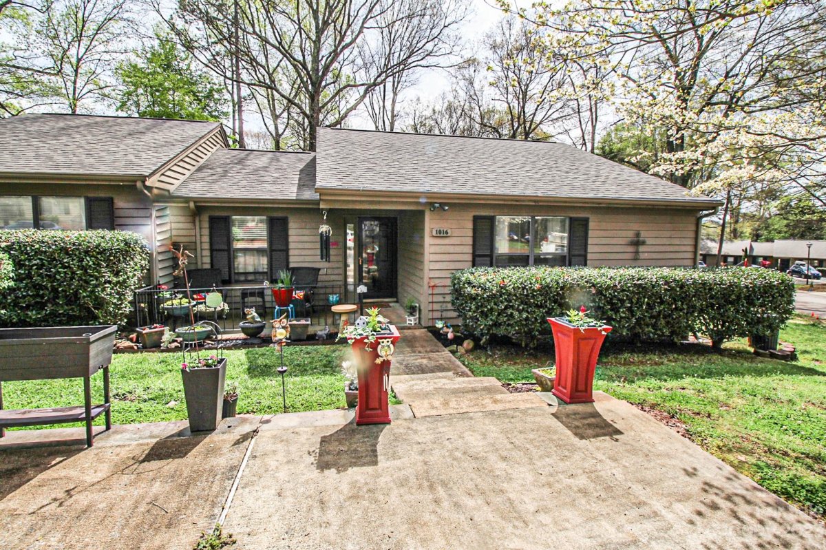 1016 Cranberry Circle