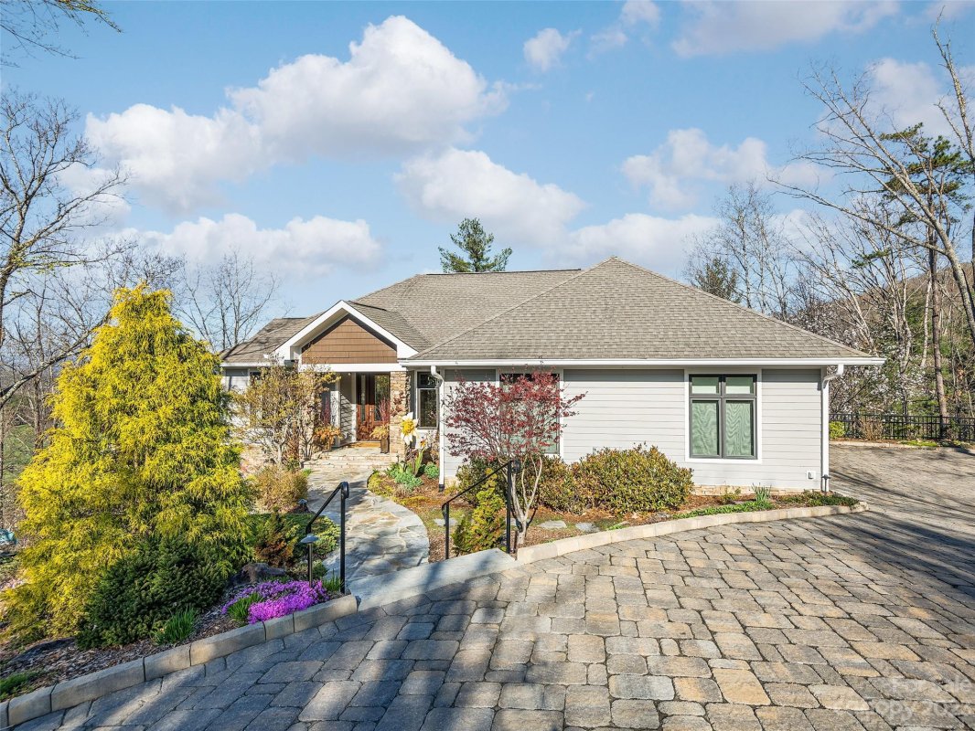 46 Courseview Drive