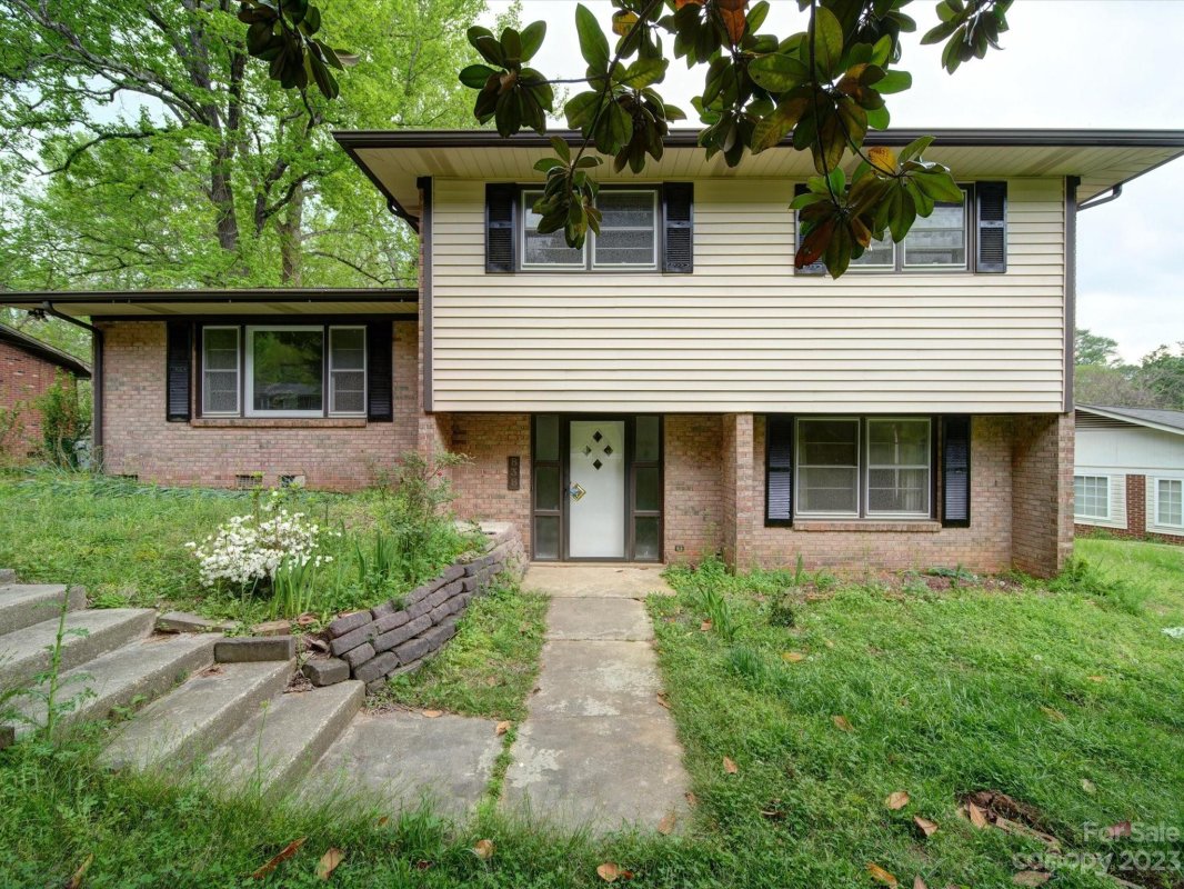 838 Allister Drive