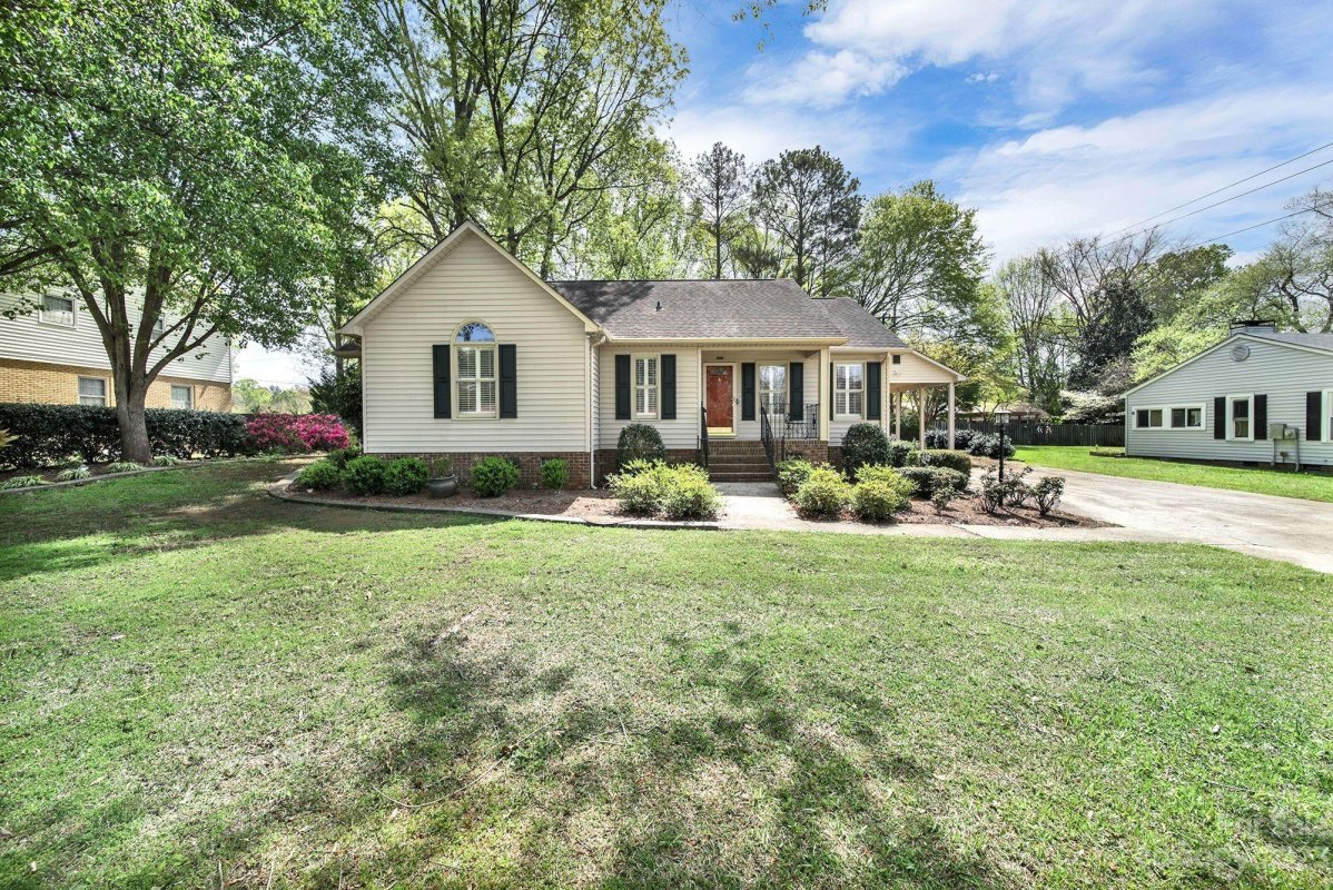 1305 Hawthorne Road