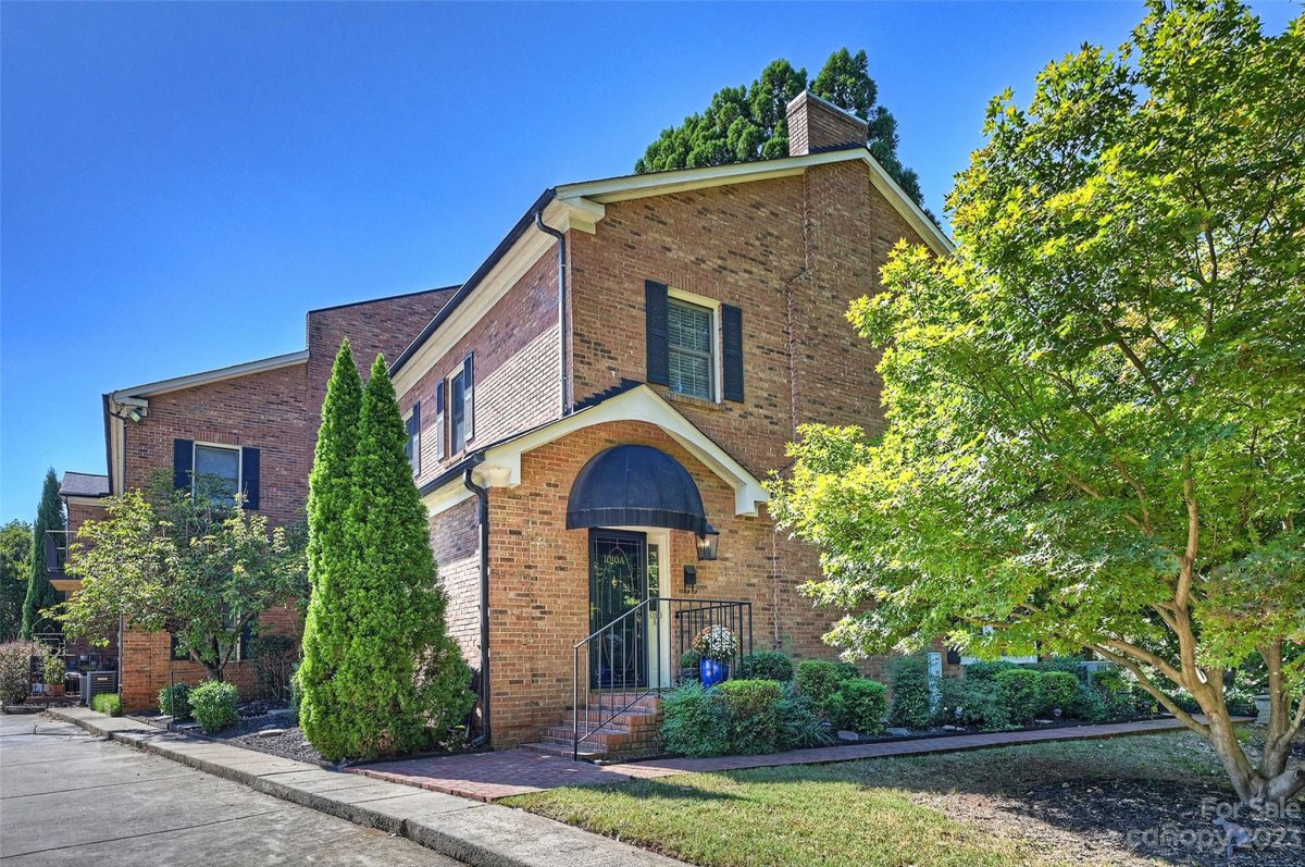 1010 Queens Road A
