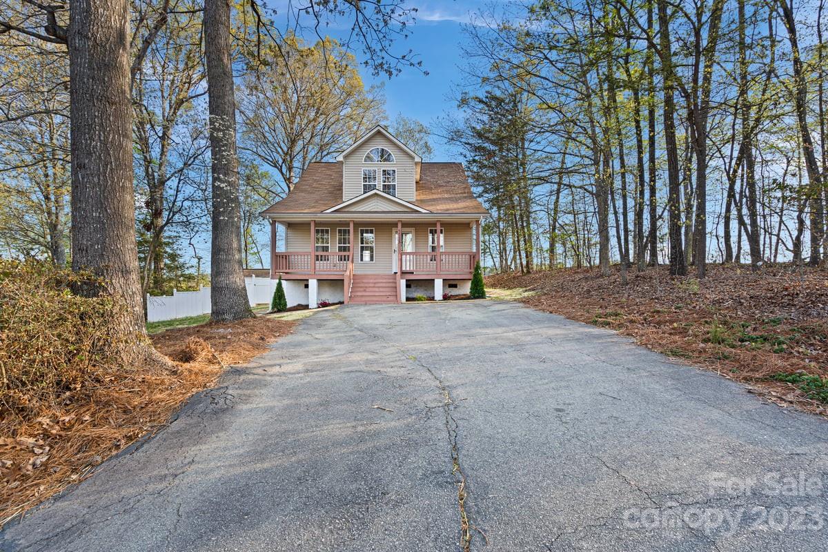 7713 Red Robin Trail