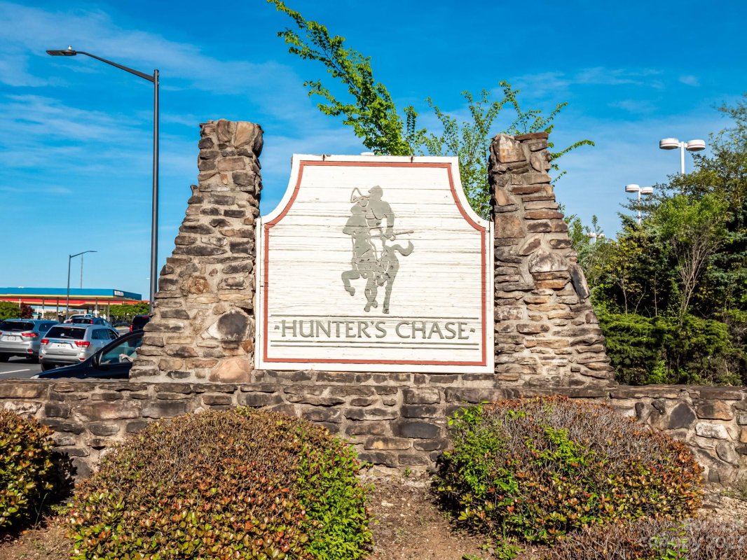 1724 Hunters Trail