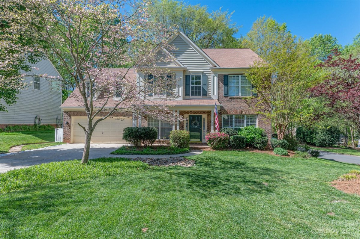 15817 Prestwoods Lane