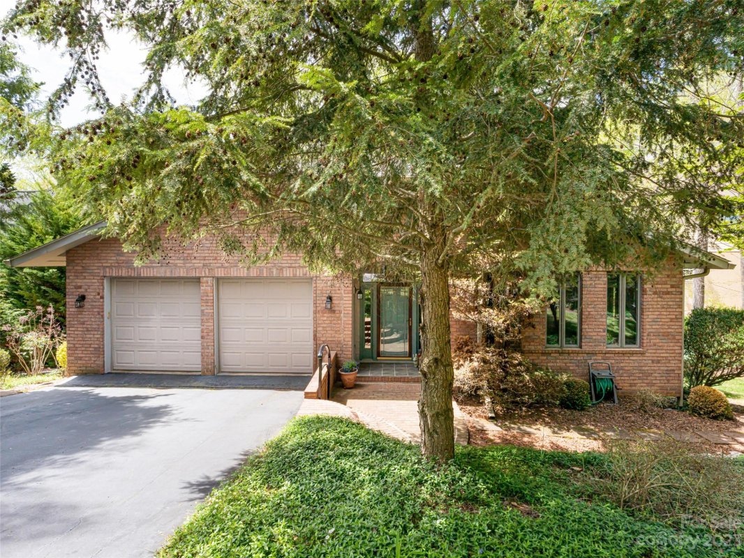 22 Hillcrest Drive