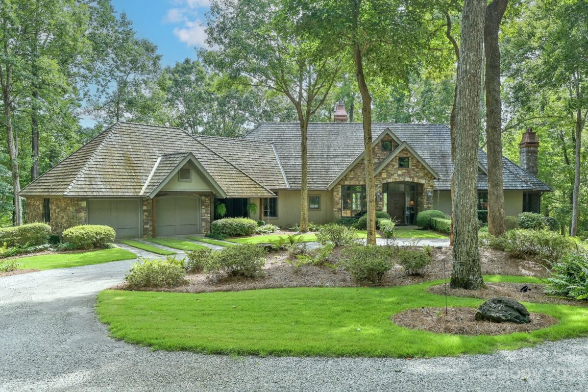 1294 Jackson Grove
