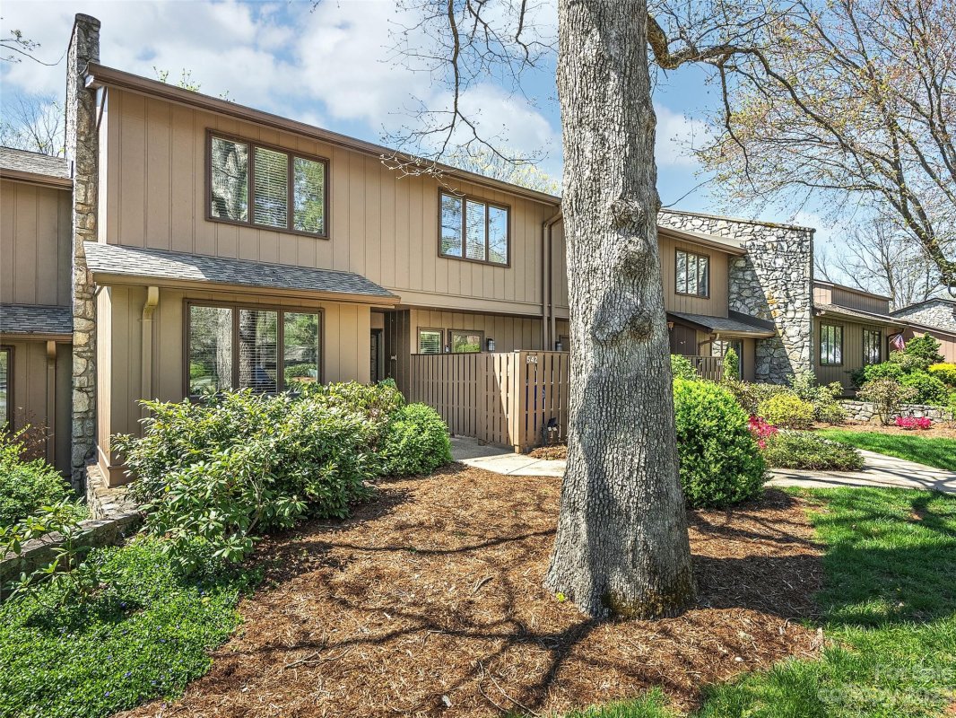 542 Crowfields Lane
