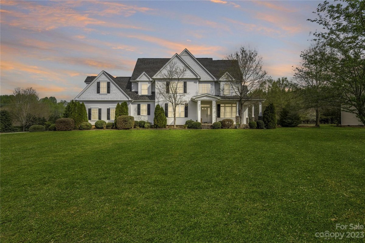 6055 Willow Farm Drive