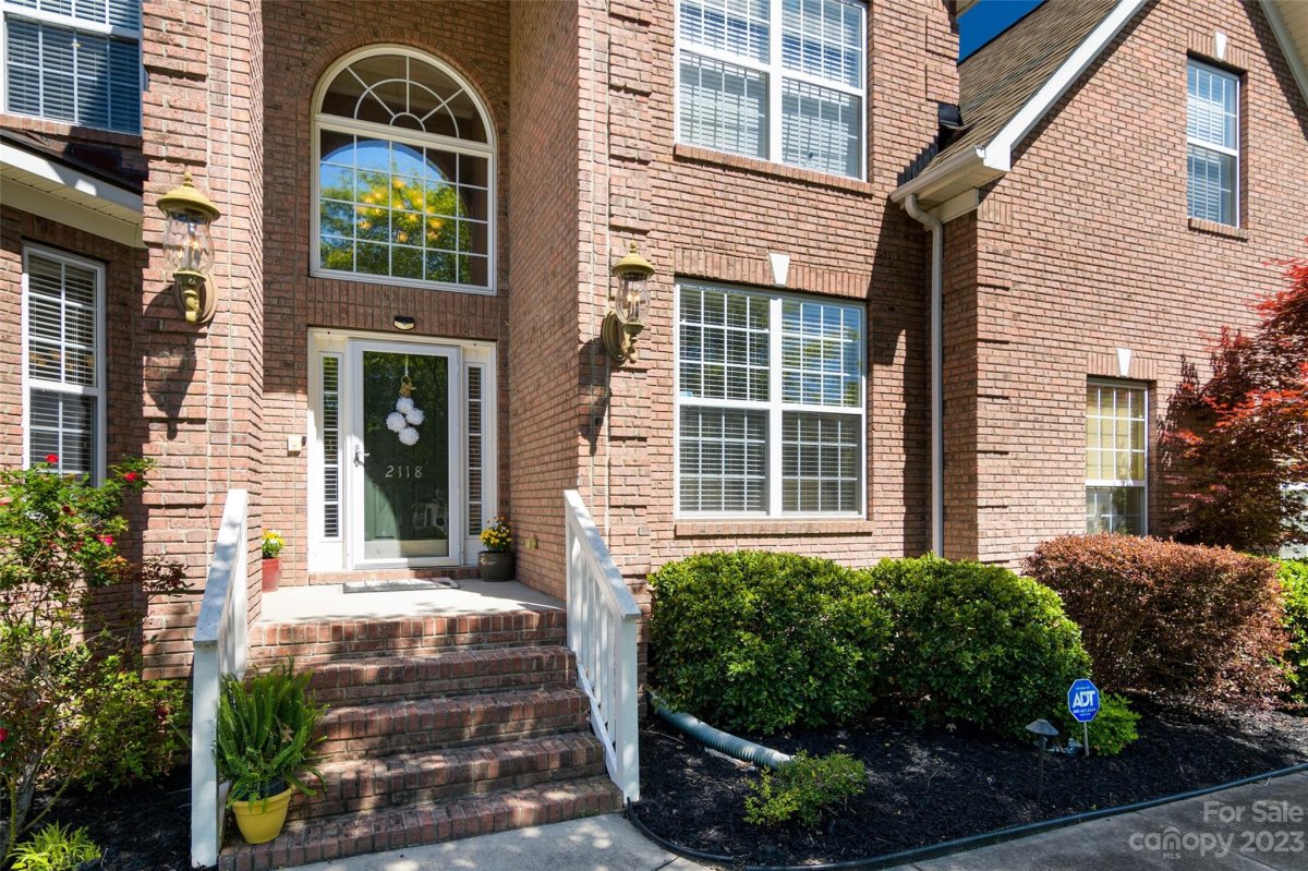 2118 Woodbend Trail