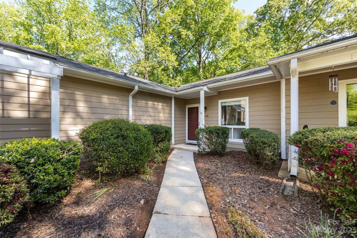 1090 Sardis Cove Drive