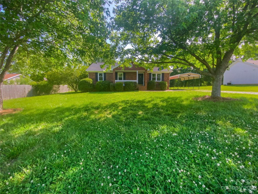 903 Edgehill Drive