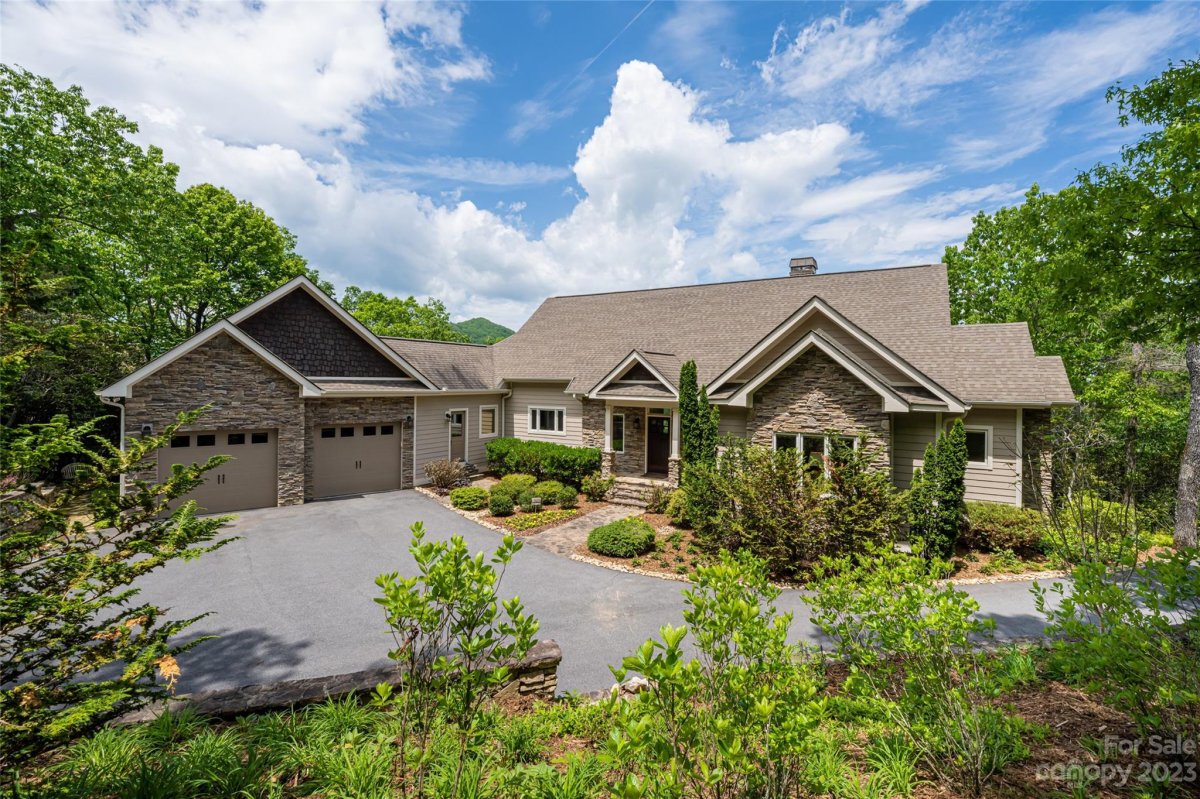 712 Blue Mist Way
