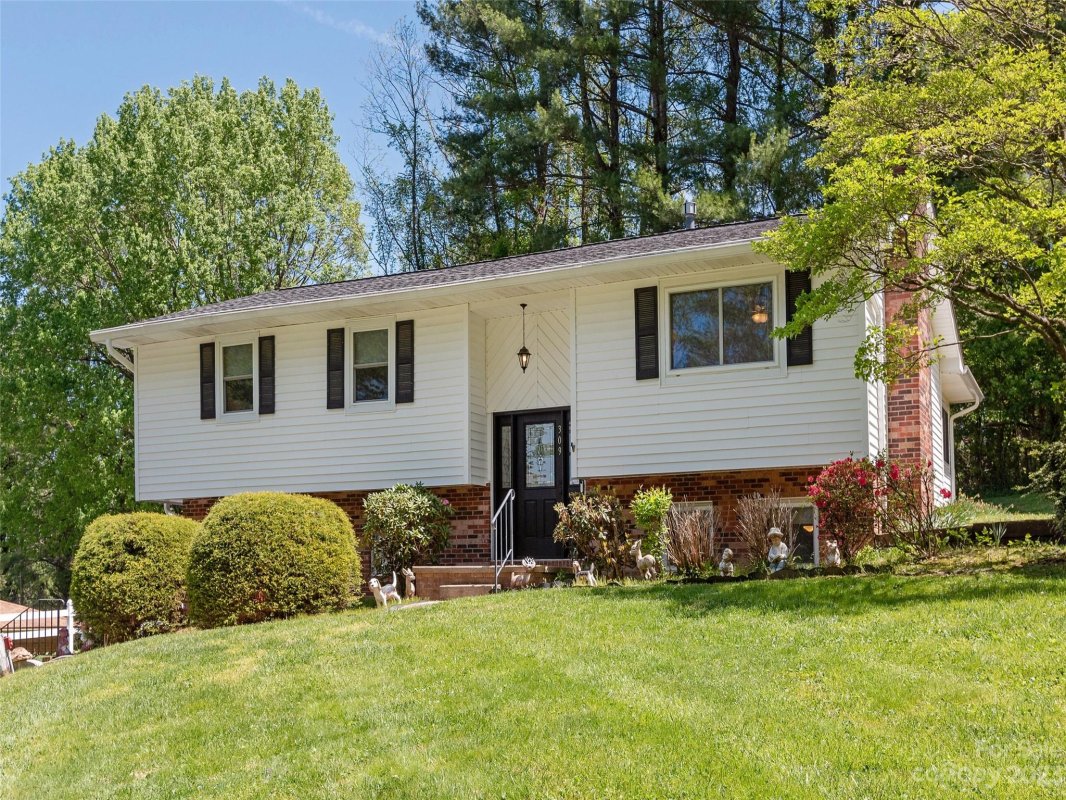 309 Wayside Lane