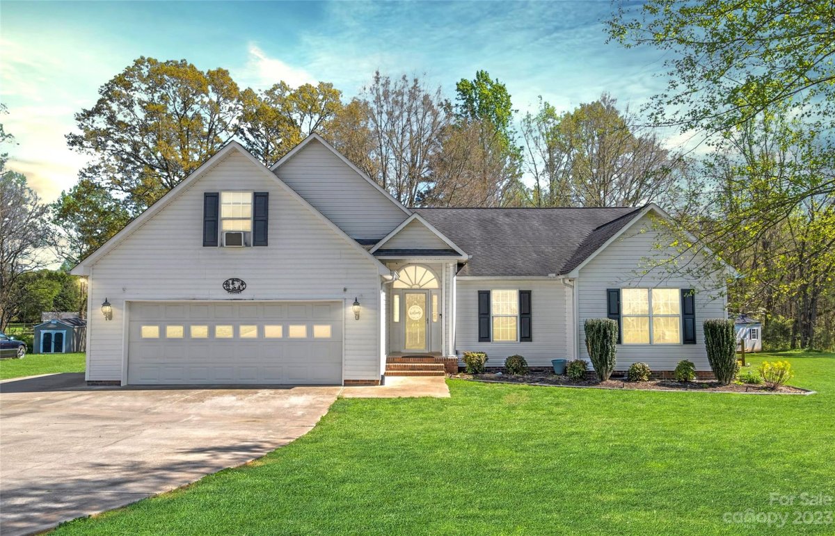 614 Maple Ridge Circle