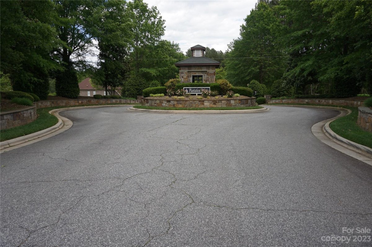 6088 Plantation Pointe Drive