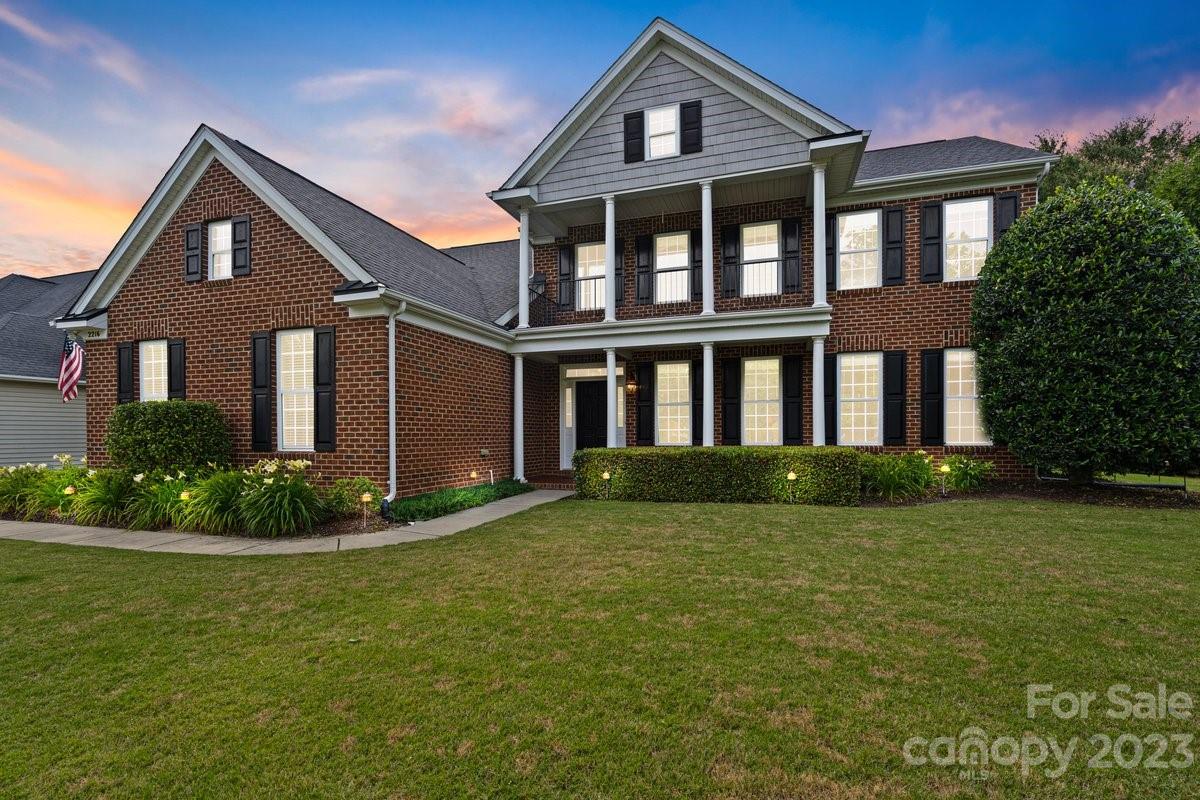 2216 Legacy Oak Drive