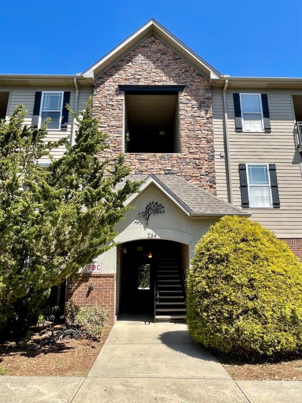 234 Brickton Village Circle 201