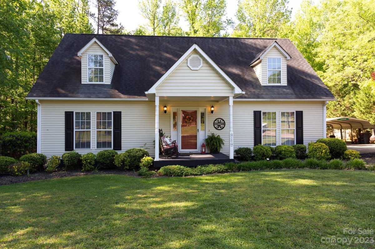 919 Edgewater Drive