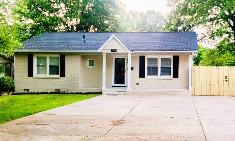 2026 Eastway Drive
