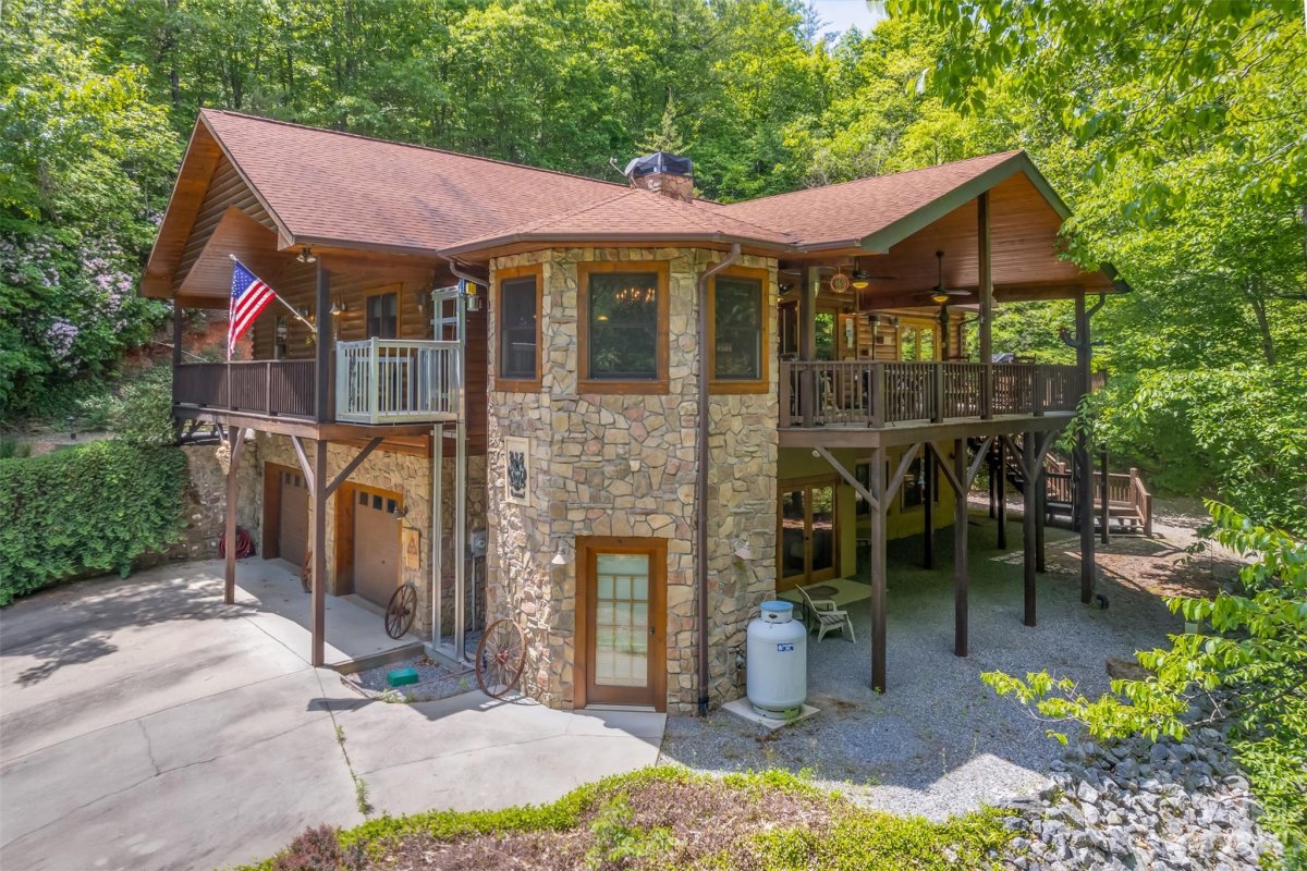 160 S Falls Creek Drive