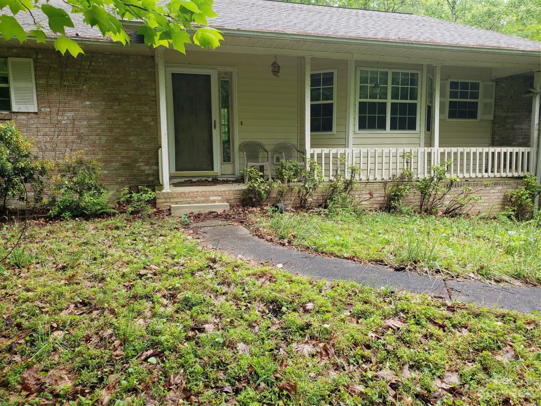 208 Thistledown Court