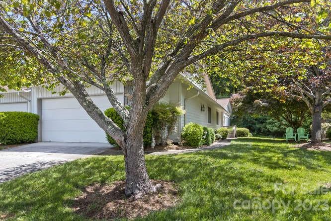 112 Cloverleaf Lane