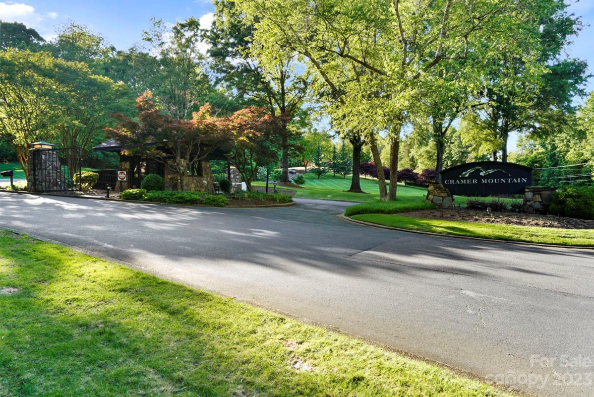 2909 Dodsworth Drive