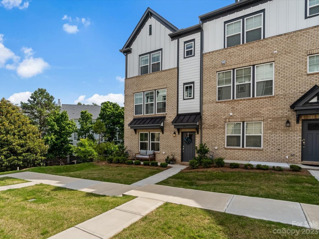 219 Maidstone Trail
