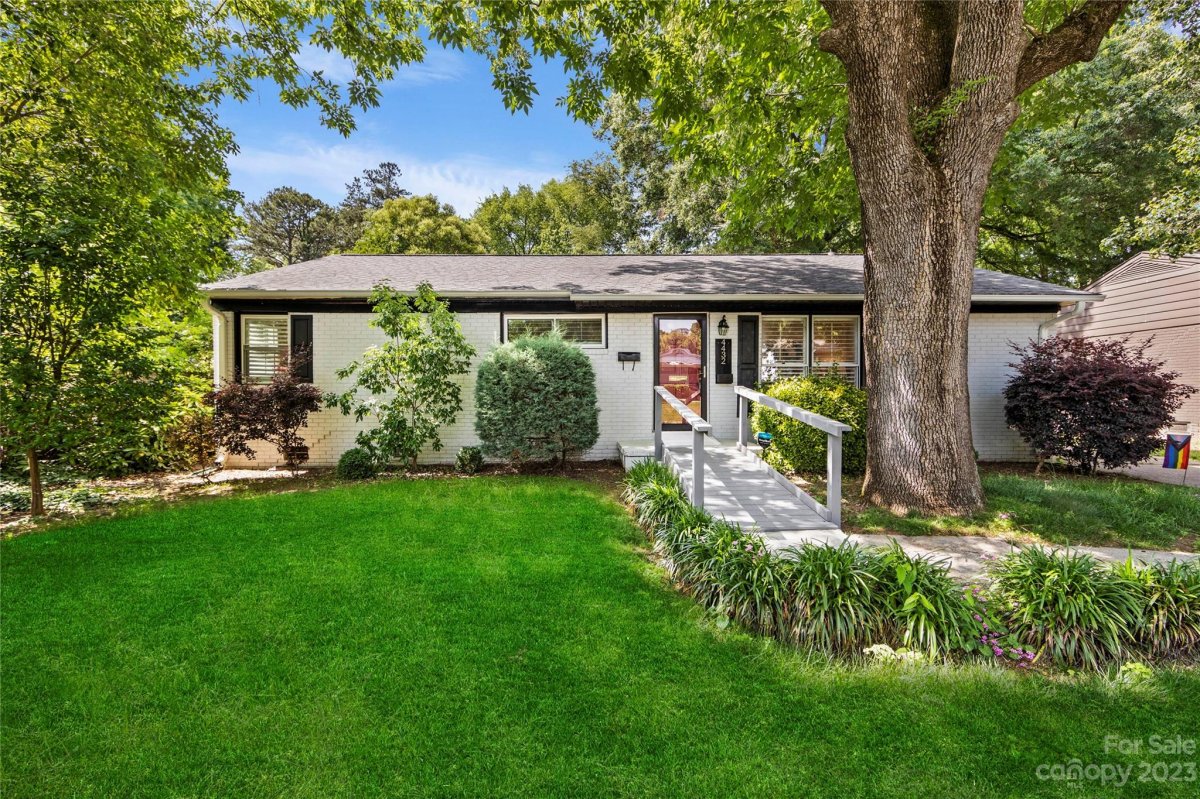 4432 University Drive